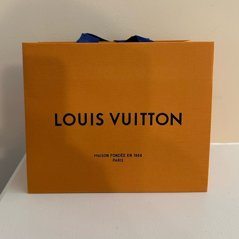 Louis Vuitton Shopping Bag - Picture 3 of 6